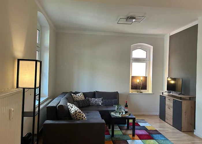 Schoene 3 Zimmer Wohnung Mit Grossem Balkon Bis 7 Personen