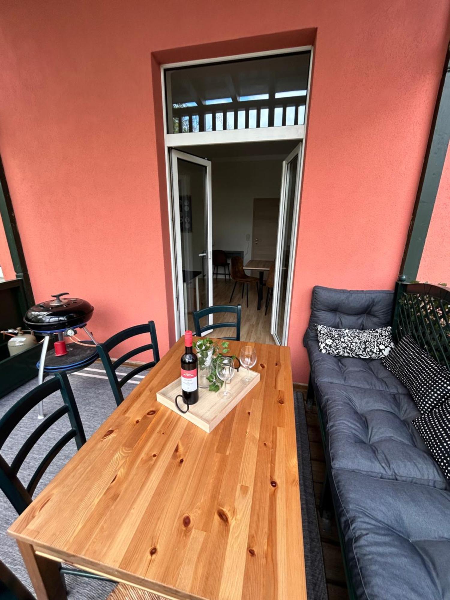 Schoene 3 Mit Grossem Balkon Bis 7 Personen Apartment *